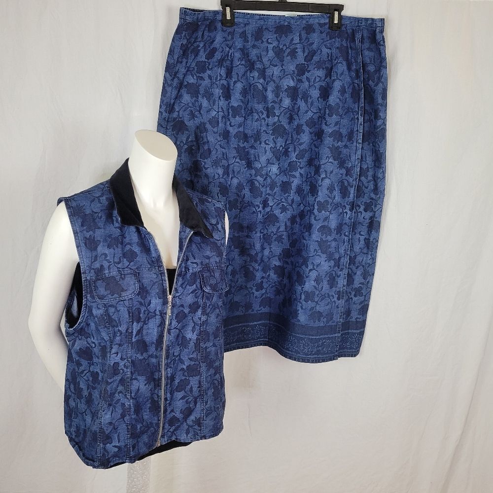 Capacity Blue‎ Denim Floral Print Skirt and Vest Set Size 1X